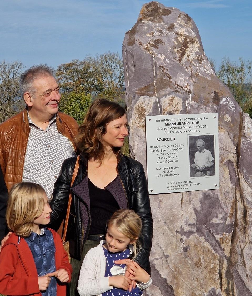 Une stèle en hommage à Marcel JEANPIERRE